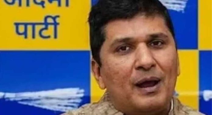 ആംആദ്മി നേതാവ് സൗരഭ് ഭരദ്വാജിന്റെ വസതിയിൽ ഇഡി റെയ്ഡ് ആംആദ്മി നേതാവ് സൗരഭ് ഭരദ്വാജിന്റെ വസതിയിൽ ഇഡി റെയ്ഡ്
