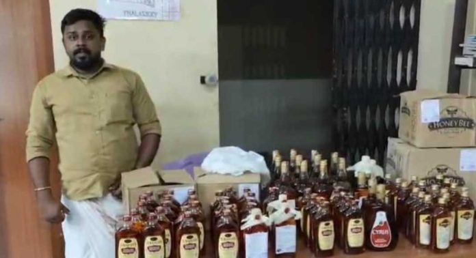 ഓണവിപണി ലക്ഷ്യമിട്ട് ഓട്ടോഡ്രൈവര് കടത്തിയത് 39 ലിറ്റര് മദ്യം ഓണവിപണി ലക്ഷ്യമിട്ട് ഓട്ടോഡ്രൈവര് കടത്തിയത് 39 ലിറ്റര് മദ്യം