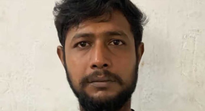 ബംഗ്ലാദേശി യുവാവ് വ്യാജ ആധാർ കാർഡുമായി തിരുവനന്തപുരത്ത് പിടിയിൽ ബംഗ്ലാദേശി യുവാവ് വ്യാജ ആധാർ കാർഡുമായി തിരുവനന്തപുരത്ത് പിടിയിൽ