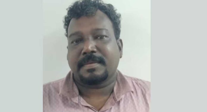 കാർ ബൈക്കിലിടിച്ച് പരിക്കേറ്റവരെ ആശുപത്രിയിലാക്കാൻ ആവശ്യപ്പെട്ട നാട്ടുകാരന്റെ കാലിൽ കാർ കയറ്റി 41കാരൻ കാർ ബൈക്കിലിടിച്ച് പരിക്കേറ്റവരെ ആശുപത്രിയിലാക്കാൻ ആവശ്യപ്പെട്ട നാട്ടുകാരന്റെ കാലിൽ കാർ കയറ്റി 41കാരൻ