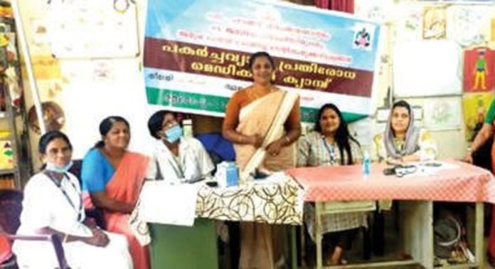 പഴവങ്ങാടി ഗ്രാമപ്പഞ്ചായത്തിന്റെ നേതൃത്വത്തിൽ സൗജന്യ പകർച്ചവ്യാധി പ്രതിരോധ മെഡിക്കൽ ക്യാമ്പ് നടത്തി പഴവങ്ങാടി ഗ്രാമപ്പഞ്ചായത്തിന്റെ നേതൃത്വത്തിൽ സൗജന്യ പകർച്ചവ്യാധി പ്രതിരോധ മെഡിക്കൽ ക്യാമ്പ് നടത്തി
