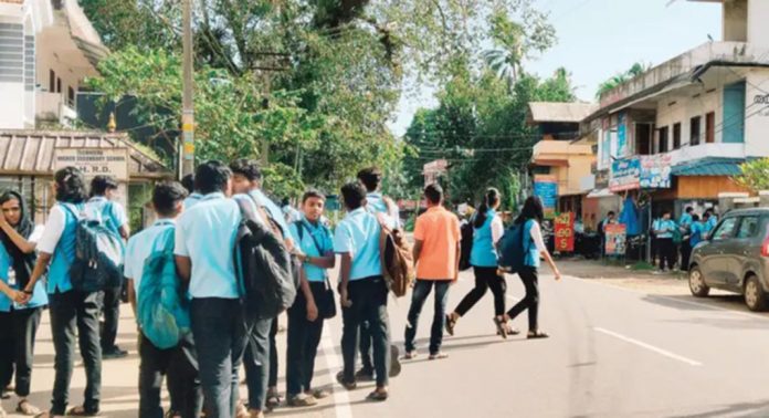 മല്ലപ്പള്ളി ഐഎച്ച്ആര്ഡി ടെക്നിക്കല് ഹയര്സെക്കൻഡറി സ്കൂളിനുമുന്നിൽ സീബ്രാ ലൈനും സ്പീഡ് ബ്രേക്കറുകളും സ്ഥാപിക്കണമെന്ന ആവശ്യം ശക്തം മല്ലപ്പള്ളി ഐഎച്ച്ആര്ഡി ടെക്നിക്കല് ഹയര്സെക്കൻഡറി സ്കൂളിനുമുന്നിൽ സീബ്രാ ലൈനും സ്പീഡ് ബ്രേക്കറുകളും സ്ഥാപിക്കണമെന്ന ആവശ്യം ശക്തം