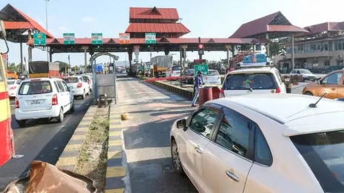 പാലിയേക്കര ടോൾ : ഹൈക്കോടതി ഉത്തരവിനെതിരേ സുപ്രീംകോടതിയെ സമീപിച്ച് എൻഎച്ച്എഐ പാലിയേക്കര ടോൾ : ഹൈക്കോടതി ഉത്തരവിനെതിരേ സുപ്രീംകോടതിയെ സമീപിച്ച് എൻഎച്ച്എഐ