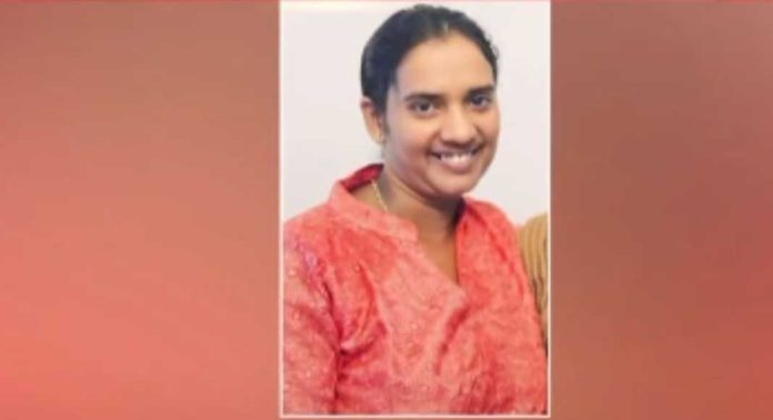 പറവൂരില് പുഴയില് ചാടി ജീവനൊടുക്കിയ വീട്ടമ്മയുടെ സംസ്കാരം ഇന്ന് പറവൂരില് പുഴയില് ചാടി ജീവനൊടുക്കിയ വീട്ടമ്മയുടെ സംസ്കാരം ഇന്ന്