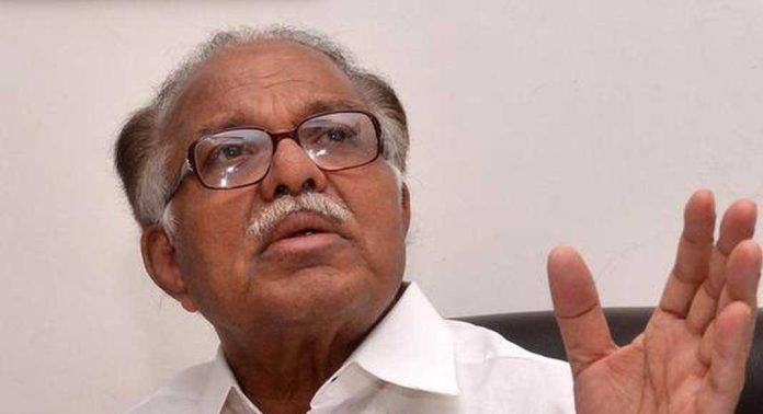 ഒരു സർവേ മാത്രം വച്ച് അഭിപ്രായം പറയാനാവില്ല ; വെള്ളാപ്പളളിയെ തള്ളാതെ പി ജെ കുര്യൻ ഒരു സർവേ മാത്രം വച്ച് അഭിപ്രായം പറയാനാവില്ല ; വെള്ളാപ്പളളിയെ തള്ളാതെ പി ജെ കുര്യൻ