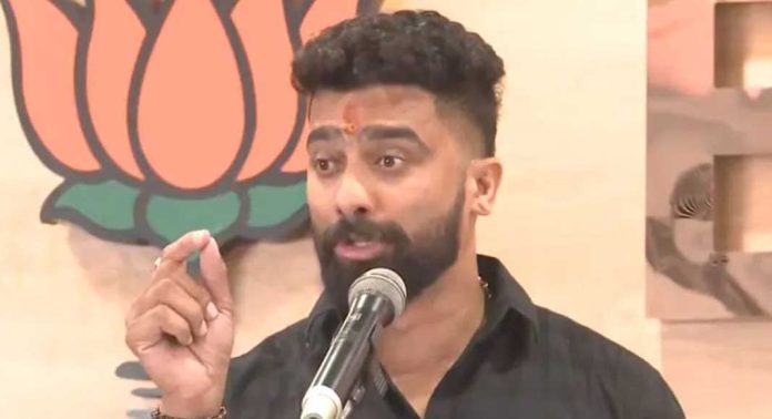 പാലക്കാട് എംഎൽഎക്കെതിരെ മുൻപും ആരോപണം ഉണ്ടായിട്ടുണ്ടെന്ന് ബിജെപി ജില്ലാ പ്രസിഡന്റ് പ്രശാന്ത് ശിവൻ പാലക്കാട് എംഎൽഎക്കെതിരെ മുൻപും ആരോപണം ഉണ്ടായിട്ടുണ്ടെന്ന് ബിജെപി ജില്ലാ പ്രസിഡന്റ് പ്രശാന്ത് ശിവൻ