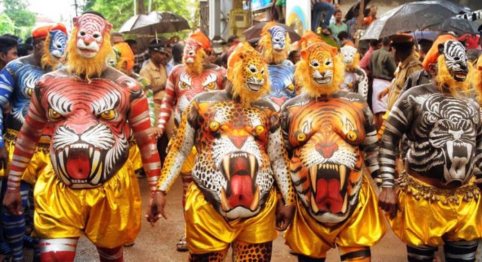 ഓണത്തിന്റെ വരവറിയിച്ച് തൃപ്പൂണിത്തുറയില് ഇന്ന് അത്തം ഘോഷയാത്ര ഓണത്തിന്റെ വരവറിയിച്ച് തൃപ്പൂണിത്തുറയില് ഇന്ന് അത്തം ഘോഷയാത്ര