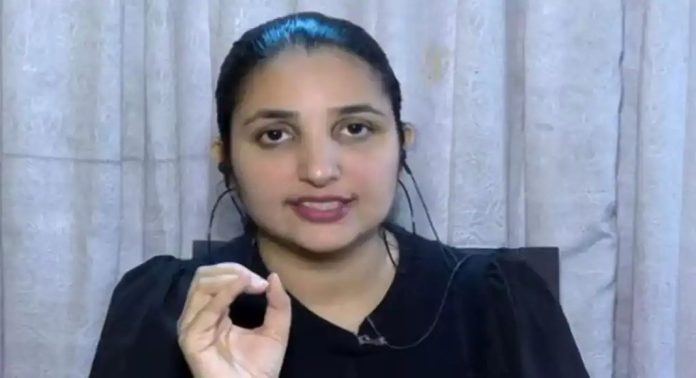 സിപിഐഎം പറവൂര് ഏരിയ കമ്മിറ്റി നത്തിയ പെണ് പ്രതിരോധ സംഗമത്തില് പങ്കെടുത്തതില് വിശദീകരണവുമായി റിനി ആന് ജോര്ജ് സിപിഐഎം പറവൂര് ഏരിയ കമ്മിറ്റി നത്തിയ പെണ് പ്രതിരോധ സംഗമത്തില് പങ്കെടുത്തതില് വിശദീകരണവുമായി റിനി ആന് ജോര്ജ്