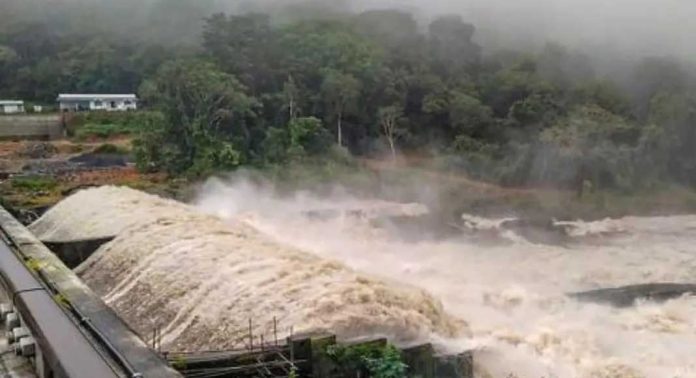 ജലനിരപ്പ് ഉയരുന്നതിനെ തുടർന്ന് സംസ്ഥാന ജലസേചന വകുപ്പ് ചില നദികളിൽ ഓറഞ്ച്, മഞ്ഞ അലർട്ടുകൾ പ്രഖ്യാപിച്ചു ജലനിരപ്പ് ഉയരുന്നതിനെ തുടർന്ന് സംസ്ഥാന ജലസേചന വകുപ്പ് ചില നദികളിൽ ഓറഞ്ച്, മഞ്ഞ അലർട്ടുകൾ പ്രഖ്യാപിച്ചു