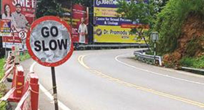 പിഎം റോഡ് നിർമാണ ക്രമക്കേട് : വിജിലൻസ് അന്വേഷണം പാതിവഴിയില് പിഎം റോഡ് നിർമാണ ക്രമക്കേട് : വിജിലൻസ് അന്വേഷണം പാതിവഴിയില്