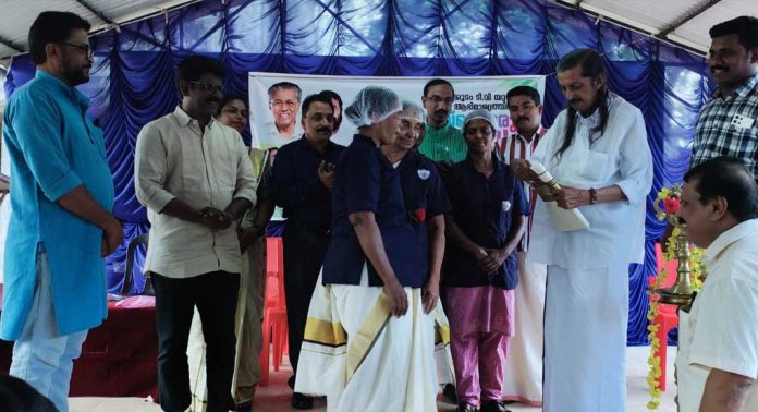 അന്നം ഊട്ടുന്നവരെ ആദരിക്കാൻ കുട്ടികൾ മടിക്കരുത് : പന്ന്യൻ രവീന്ദ്രൻ അന്നം ഊട്ടുന്നവരെ ആദരിക്കാൻ കുട്ടികൾ മടിക്കരുത് : പന്ന്യൻ രവീന്ദ്രൻ