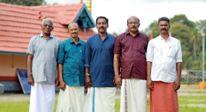 പന്തളം മഹാദേവർ ക്ഷേത്രത്തിലെ ഭരണസമിതി തെരഞ്ഞെടുപ്പ് യോഗം നടന്നു പന്തളം മഹാദേവർ ക്ഷേത്രത്തിലെ ഭരണസമിതി തെരഞ്ഞെടുപ്പ് യോഗം നടന്നു