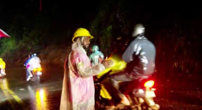 താമരശ്ശേരി ചുരത്തിൽ ഇന്ന് രാവിലെ സമ്പൂർണ സുരക്ഷ പരിശോധന താമരശ്ശേരി ചുരത്തിൽ ഇന്ന് രാവിലെ സമ്പൂർണ സുരക്ഷ പരിശോധന