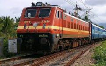 ക്ലോക്ക് ടവർ പൊളിച്ചുമാറ്റുന്നു ; കോഴിക്കോട് വഴിയുള്ള ട്രെയിൻ സമയങ്ങളിൽ മാറ്റം