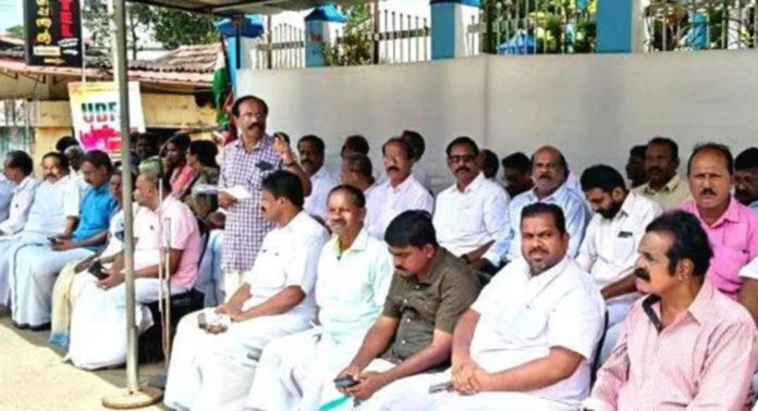 പന്തളം കുരമ്പാല യു.ഡി.എഫ് മണ്ഡലം കമ്മറ്റികളുടെ നേതൃത്വത്തിൽ പന്തളം നഗരസഭയിലേക്ക് മാർച്ച് നടത്തി പന്തളം കുരമ്പാല യു.ഡി.എഫ് മണ്ഡലം കമ്മറ്റികളുടെ നേതൃത്വത്തിൽ പന്തളം നഗരസഭയിലേക്ക് മാർച്ച് നടത്തി