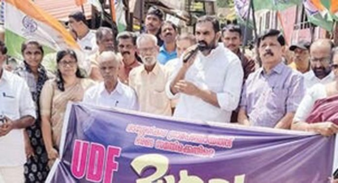 യുഡിഎഫ് വടശ്ശേരിക്കര മണ്ഡലം കമ്മിറ്റിയുടെ നേതൃത്വത്തിൽ മാർച്ചും ധർണയും നടത്തി യുഡിഎഫ് വടശ്ശേരിക്കര മണ്ഡലം കമ്മിറ്റിയുടെ നേതൃത്വത്തിൽ മാർച്ചും ധർണയും നടത്തി