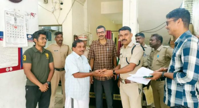 ഉളനാട് സ്വദേശിയായ വീട്ടമ്മയുടെ സത്യസന്ധതയിൽ നഷ്ടപ്പെട്ട സ്വർണ്ണ മോതിരം ഉടമയ്ക്ക് തിരികെ കിട്ടി ഉളനാട് സ്വദേശിയായ വീട്ടമ്മയുടെ സത്യസന്ധതയിൽ നഷ്ടപ്പെട്ട സ്വർണ്ണ മോതിരം ഉടമയ്ക്ക് തിരികെ കിട്ടി