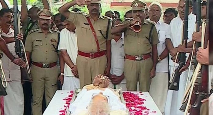 കെ സാനുവിന്റെ സംസ്കാരം എറണാകുളം രവിപുരം ശ്മശാനത്തില് പൂര്ണ ഔദ്യോഗിക ബഹുമതികളോടെ നടന്നു കെ സാനുവിന്റെ സംസ്കാരം എറണാകുളം രവിപുരം ശ്മശാനത്തില് പൂര്ണ ഔദ്യോഗിക ബഹുമതികളോടെ നടന്നു