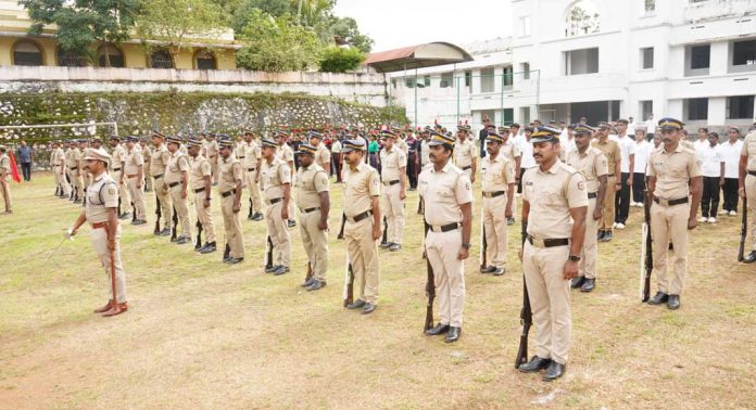 സ്വാതന്ത്ര്യദിനാഘോഷം : പരേഡ് റിഹേഴ്സല് നടത്തി സ്വാതന്ത്ര്യദിനാഘോഷം : പരേഡ് റിഹേഴ്സല് നടത്തി