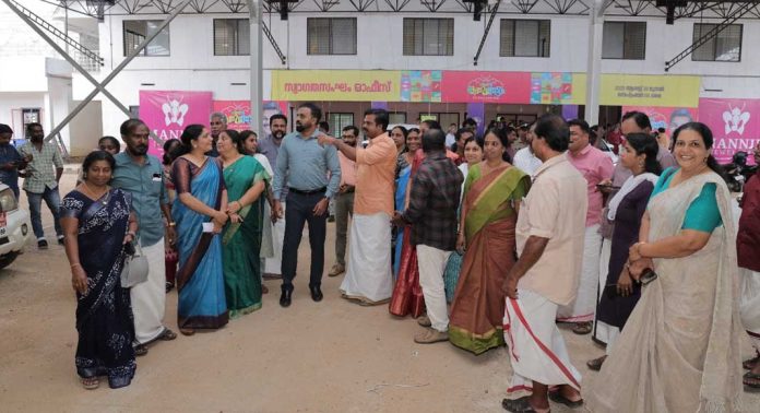 കോന്നി കരിയാട്ടം : കേരളമാകെ ശ്രദ്ധ നേടുന്ന സാംസ്കാരിക ഉത്സവമാകും കോന്നി കരിയാട്ടം : കേരളമാകെ ശ്രദ്ധ നേടുന്ന സാംസ്കാരിക ഉത്സവമാകും