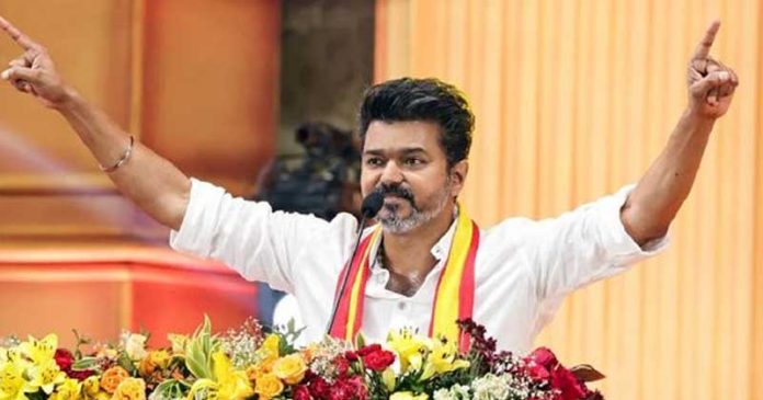 നീറ്റ് പരീക്ഷാ രീതി പൂർണ്ണമായും നിർത്തലാക്കണമെന്നും പന്ത്രണ്ടാം ക്ലാസിലെ മാർക്കിന്റെ അടിസ്ഥാനത്തിൽ മെഡിക്കൽ പ്രവേശനം നടത്താൻ സംസ്ഥാനങ്ങളെ അനുവദിക്കണമെന്നും വിജയ് നീറ്റ് പരീക്ഷാ രീതി പൂർണ്ണമായും നിർത്തലാക്കണമെന്നും പന്ത്രണ്ടാം ക്ലാസിലെ മാർക്കിന്റെ അടിസ്ഥാനത്തിൽ മെഡിക്കൽ പ്രവേശനം നടത്താൻ സംസ്ഥാനങ്ങളെ അനുവദിക്കണമെന്നും വിജയ്