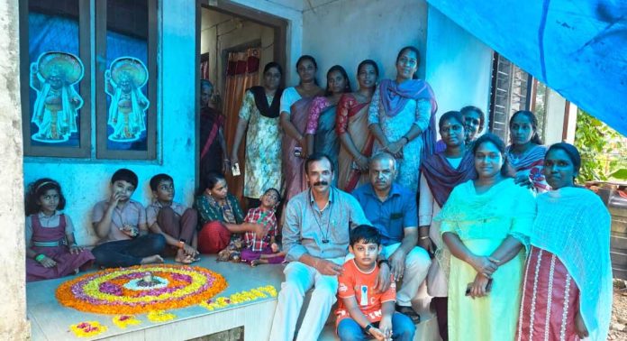 ഓണചങ്ങാതിമാരെത്തിയതോടെ ശ്രീജേഷിൻ്റെ വീട്ടിൽ റാന്നി ബി.ആർ.സിയുടെ ഓണാഘോഷത്തിന് തുടക്കമായി ഓണചങ്ങാതിമാരെത്തിയതോടെ ശ്രീജേഷിൻ്റെ വീട്ടിൽ റാന്നി ബി.ആർ.സിയുടെ ഓണാഘോഷത്തിന് തുടക്കമായി