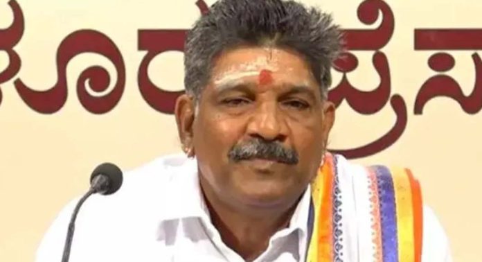 ധർമ്മസ്ഥല ആക്ഷൻ കൗൺസിൽ പ്രസിഡന്റിനെതിരെ എസ്ഐ ടി കേസെടുത്തു ധർമ്മസ്ഥല ആക്ഷൻ കൗൺസിൽ പ്രസിഡന്റിനെതിരെ എസ്ഐ ടി കേസെടുത്തു