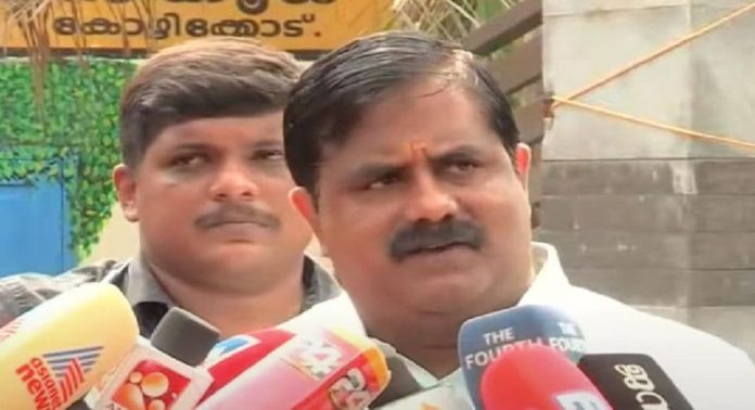 ജില്ലാ കളക്ടർക്കെതിരെ ഡിസിസി രംഗത്ത് ജില്ലാ കളക്ടർക്കെതിരെ ഡിസിസി രംഗത്ത്