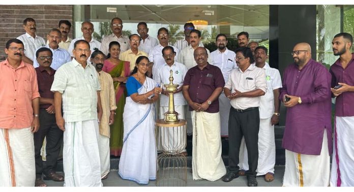 എടത്വ വികസന സമിതിയുടെ ഓണാഘോഷം മത സൗഹാർദ്ധത്തിന്റെയും കൂട്ടായ്മയുടെയും വേദിയായി മാറി എടത്വ വികസന സമിതിയുടെ ഓണാഘോഷം മത സൗഹാർദ്ധത്തിന്റെയും കൂട്ടായ്മയുടെയും വേദിയായി മാറി