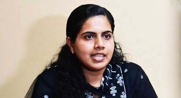 കരാർ ഇഷ്ടക്കാർക്ക് നൽകിയെന്ന ആരോപണം ; മുൻ മേയർ ആര്യാ രാജേന്ദ്രനെതിരെ അന്വേഷണം കരാർ ഇഷ്ടക്കാർക്ക് നൽകിയെന്ന ആരോപണം ; മുൻ മേയർ ആര്യാ രാജേന്ദ്രനെതിരെ അന്വേഷണം