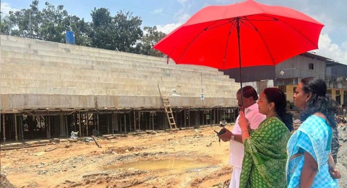 പത്തനംതിട്ട ജില്ലാ സ്റ്റേഡിയം നവംബറിനുള്ളില് പൂര്ത്തീകരിക്കണം : മന്ത്രി വീണാ ജോര്ജ് പത്തനംതിട്ട ജില്ലാ സ്റ്റേഡിയം നവംബറിനുള്ളില് പൂര്ത്തീകരിക്കണം : മന്ത്രി വീണാ ജോര്ജ്