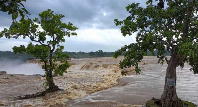 ഛത്തീസ്ഗഡിൽ അണക്കെട്ട് തകർന്ന് നാല് മരണം ഛത്തീസ്ഗഡിൽ അണക്കെട്ട് തകർന്ന് നാല് മരണം