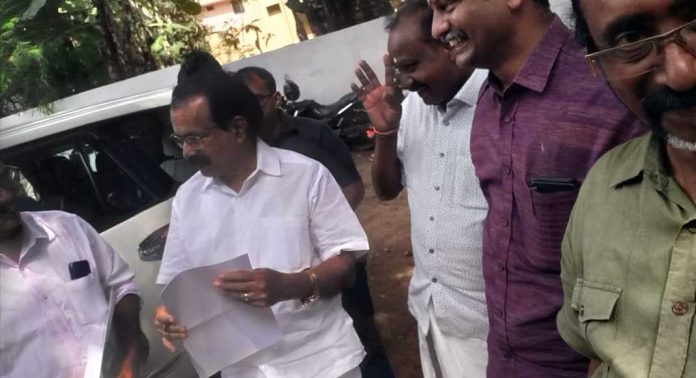 എംഎൽഎ കെ പി മോഹനനെ കയ്യേറ്റം ചെയ്തിട്ടില്ലെന്ന് ഡയാലിസിസ് സെന്റർ സമരസമിതി എംഎൽഎ കെ പി മോഹനനെ കയ്യേറ്റം ചെയ്തിട്ടില്ലെന്ന് ഡയാലിസിസ് സെന്റർ സമരസമിതി