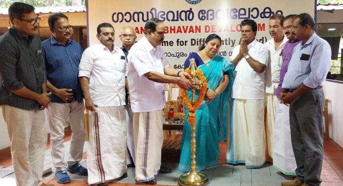 ഗാന്ധിഭവൻ ദേവലോകത്തിൽ ഓണസ്പർശം 2025 ഓണാഘോഷ പരിപാടികളുടെ ഉത്ഘാടനവും സ്നേഹപ്രയാണം 551മത് ദിന സംഗമവും നടന്നു ഗാന്ധിഭവൻ ദേവലോകത്തിൽ ഓണസ്പർശം 2025 ഓണാഘോഷ പരിപാടികളുടെ ഉത്ഘാടനവും സ്നേഹപ്രയാണം 551മത് ദിന സംഗമവും നടന്നു