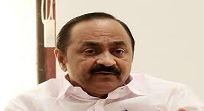 രാഹുൽ മാങ്കൂട്ടത്തിലിനെതിരെ നിലപാട് കടുപ്പിച്ചതിന് പിന്നാലെ വി.ഡി.സതീശനെതിരെ രൂക്ഷമായ സൈബർ ആക്രമണം രാഹുൽ മാങ്കൂട്ടത്തിലിനെതിരെ നിലപാട് കടുപ്പിച്ചതിന് പിന്നാലെ വി.ഡി.സതീശനെതിരെ രൂക്ഷമായ സൈബർ ആക്രമണം