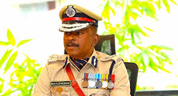 എം.ആർ അജിത് കുമാറിന്റെ ശബരിമലയിലെ ട്രാക്ടർ യാത്ര വിവരം റിപ്പോർട്ട് ചെയ്ത ഉദ്യോഗസ്ഥന് സ്ഥലംമാറ്റം എം.ആർ അജിത് കുമാറിന്റെ ശബരിമലയിലെ ട്രാക്ടർ യാത്ര വിവരം റിപ്പോർട്ട് ചെയ്ത ഉദ്യോഗസ്ഥന് സ്ഥലംമാറ്റം
