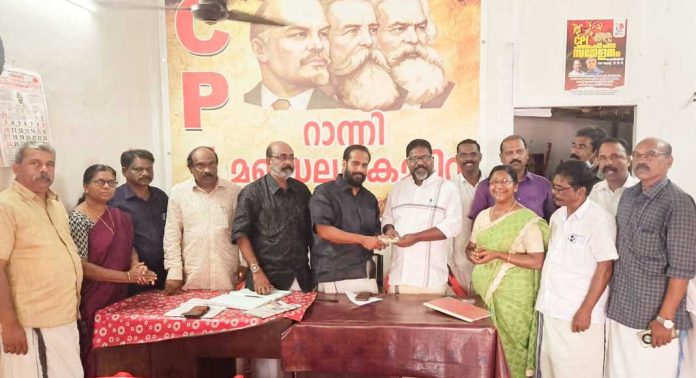സാധാരണക്കാരെ ചേര്ത്തു നിര്ത്തിയാണ് ഇടതുസര്ക്കാര് മുന്നോട്ടു പോകുന്നതെന്ന് ഡെപ്യൂട്ടി സ്പീക്കര് ചിറ്റയം ഗോപകുമാര് സാധാരണക്കാരെ ചേര്ത്തു നിര്ത്തിയാണ് ഇടതുസര്ക്കാര് മുന്നോട്ടു പോകുന്നതെന്ന് ഡെപ്യൂട്ടി സ്പീക്കര് ചിറ്റയം ഗോപകുമാര്