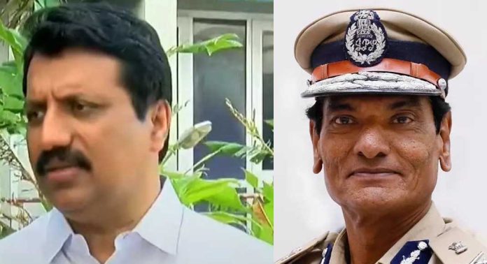 മുൻ ഡിജിപി അനിൽകാന്ത് മോശമായി പെരുമാറിയെന്ന് കോൺഗ്രസ് നേതാവ് അഡ്വ.ബാബുജി ഈശോ മുൻ ഡിജിപി അനിൽകാന്ത് മോശമായി പെരുമാറിയെന്ന് കോൺഗ്രസ് നേതാവ് അഡ്വ.ബാബുജി ഈശോ