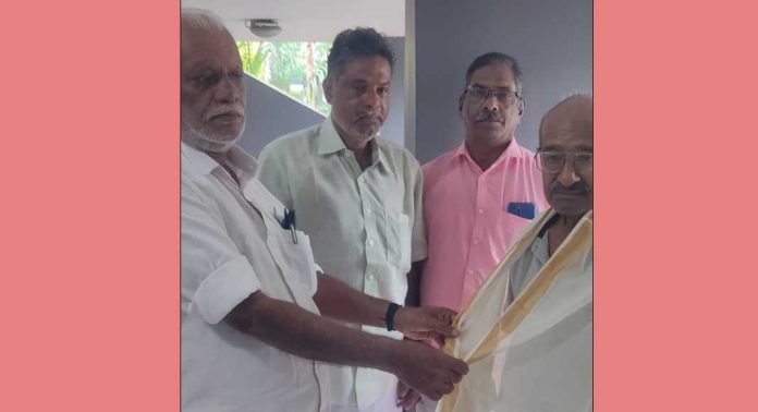 കേരള സ്റ്റേറ്റ് സർവീസ് പെൻഷനേഴ്സ് അസോസിയേഷൻ പന്തളം മണ്ഡലം കമ്മിറ്റിയുടെ ആഭിമുഖ്യത്തിൽ പെൻഷൻ ദിനം ആചരിച്ചു കേരള സ്റ്റേറ്റ് സർവീസ് പെൻഷനേഴ്സ് അസോസിയേഷൻ പന്തളം മണ്ഡലം കമ്മിറ്റിയുടെ ആഭിമുഖ്യത്തിൽ പെൻഷൻ ദിനം ആചരിച്ചു