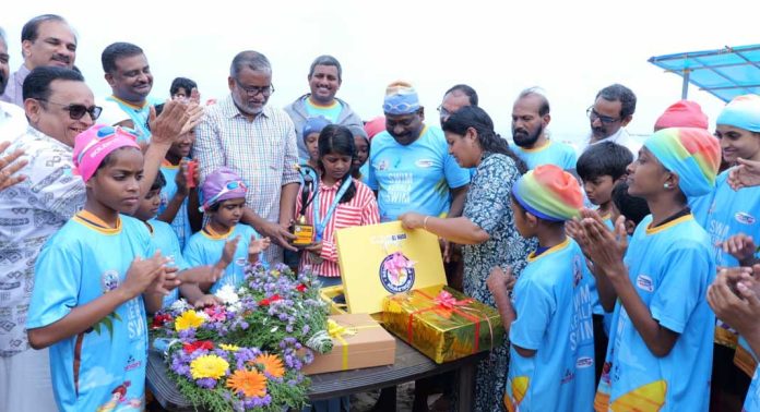 കടൽ സുരക്ഷ അവബോധ ക്ലാസ്സും നീന്തൽ പരിശീലനവും നടത്തി കടൽ സുരക്ഷ അവബോധ ക്ലാസ്സും നീന്തൽ പരിശീലനവും നടത്തി