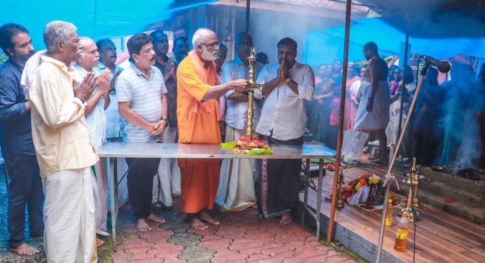 അങ്ങാടി ധർമശാസ്താക്ഷേത്രത്തിൽ നവശക്തി അർച്ചനയും ഹോമവും നടന്നു അങ്ങാടി ധർമശാസ്താക്ഷേത്രത്തിൽ നവശക്തി അർച്ചനയും ഹോമവും നടന്നു
