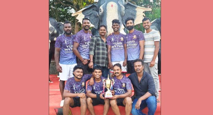 കോന്നി കരിയാട്ടത്തിന്റെ ഭാഗമായി നടന്ന വടം വലി മത്സരം ആവേശമായി കോന്നി കരിയാട്ടത്തിന്റെ ഭാഗമായി നടന്ന വടം വലി മത്സരം ആവേശമായി