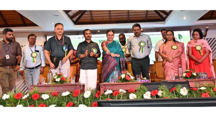 സംസ്ഥാനത്ത് ആയുര്വേദ നേത്രരോഗ ചികിത്സയ്ക്ക് എല്ലാ ജില്ലകളിലും സംവിധാനം : മന്ത്രി വീണാ ജോര്ജ് സംസ്ഥാനത്ത് ആയുര്വേദ നേത്രരോഗ ചികിത്സയ്ക്ക് എല്ലാ ജില്ലകളിലും സംവിധാനം : മന്ത്രി വീണാ ജോര്ജ്