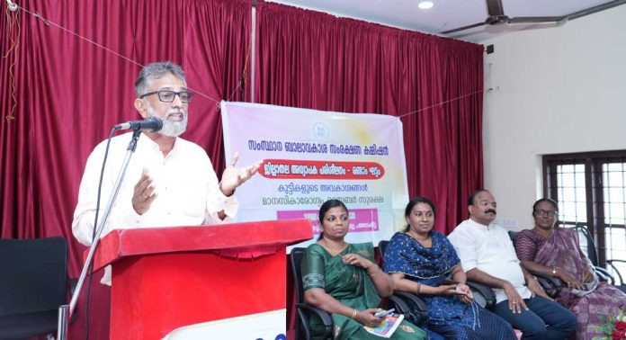 ഹൈസ്കൂള് അധ്യാപകര്ക്ക് ബാലാവകാശ കമ്മിഷന് പരിശീലനം നല്കി ഹൈസ്കൂള് അധ്യാപകര്ക്ക് ബാലാവകാശ കമ്മിഷന് പരിശീലനം നല്കി