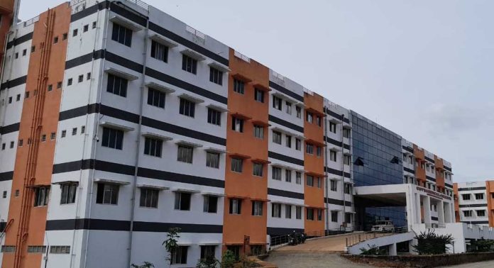 കോന്നി മെഡിക്കൽ കോളേജിൽ സി ടി സ്കാൻ റിപ്പോർട്ടുകൾ വൈകുന്നതായി രോഗികൾ കോന്നി മെഡിക്കൽ കോളേജിൽ സി ടി സ്കാൻ റിപ്പോർട്ടുകൾ വൈകുന്നതായി രോഗികൾ