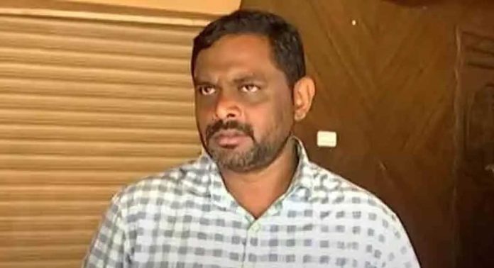 ധര്മ്മസ്ഥലയില് നിന്ന് ഒമ്പത് മൃതദേഹാവശിഷ്ടങ്ങൾ എസ്ഐടി കണ്ടെത്തിയതായി യൂട്യൂബര് മനാഫ് ധര്മ്മസ്ഥലയില് നിന്ന് ഒമ്പത് മൃതദേഹാവശിഷ്ടങ്ങൾ എസ്ഐടി കണ്ടെത്തിയതായി യൂട്യൂബര് മനാഫ്