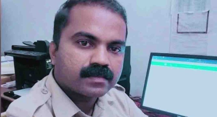 ഡ്യൂട്ടിക്കിടെ വാഹനാപകടത്തിൽ പോലീസ് ഉദ്യോഗസ്ഥൻ മരിച്ചു ഡ്യൂട്ടിക്കിടെ വാഹനാപകടത്തിൽ പോലീസ് ഉദ്യോഗസ്ഥൻ മരിച്ചു