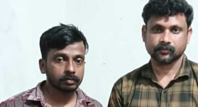 പെരുമ്പാമ്പിനെ കൊന്ന് കറിവെച്ചുകഴിച്ച രണ്ട് പേര് പിടിയിൽ പെരുമ്പാമ്പിനെ കൊന്ന് കറിവെച്ചുകഴിച്ച രണ്ട് പേര് പിടിയിൽ