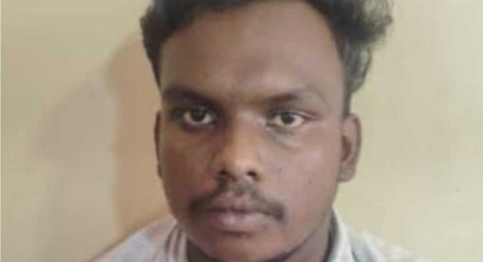 ലോൺ വാഗ്ദാനം ചെയ്ത് ആലപ്പാട് സ്വദേശിയിൽ 4.5 ലക്ഷത്തോളം തട്ടിയെടുത്ത യുവാവ് അറസ്റ്റിൽ ലോൺ വാഗ്ദാനം ചെയ്ത് ആലപ്പാട് സ്വദേശിയിൽ 4.5 ലക്ഷത്തോളം തട്ടിയെടുത്ത യുവാവ് അറസ്റ്റിൽ