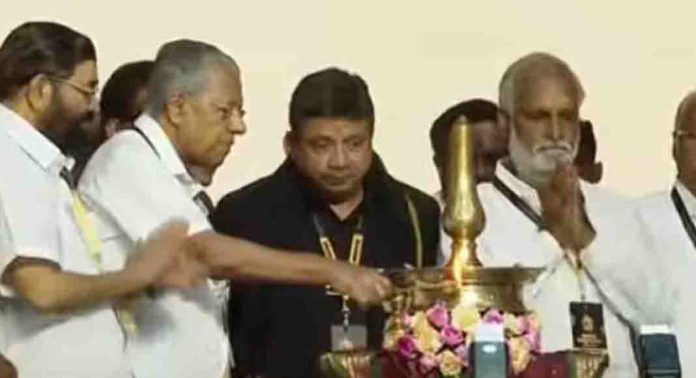 ആഗോള അയ്യപ്പസംഗമം ഉദ്ഘാടനം ചെയ്ത് മുഖ്യമന്ത്രി പിണറായി വിജയൻ ആഗോള അയ്യപ്പസംഗമം ഉദ്ഘാടനം ചെയ്ത് മുഖ്യമന്ത്രി പിണറായി വിജയൻ